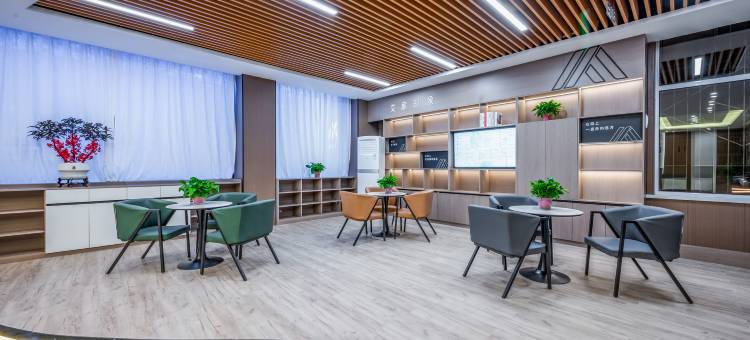 艾扉酒店(阳泉北山公园滨河新天地商业广场店)图片