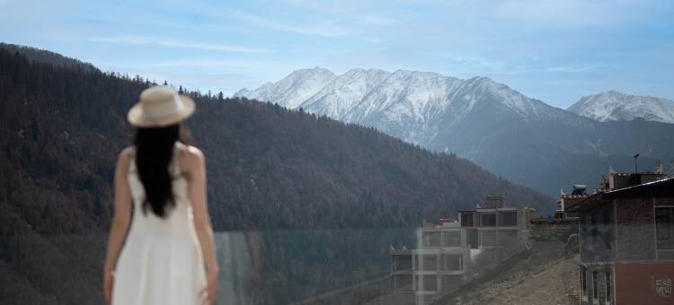 四姑娘山阅山四季隐宿(长坪沟景区店)图片