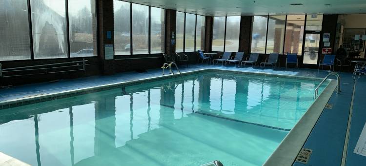 猎户座湖/奥本山红顶套房酒店(Red Roof Inn & Suites Lake Orion/ Auburn Hills)图片