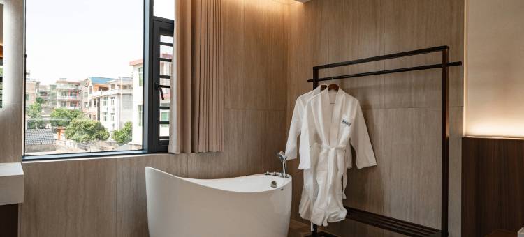 景德镇青雨轩民宿(人民广场陶阳里店)图片