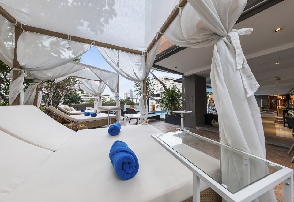 Golden Tulip Mandison Suites Over view