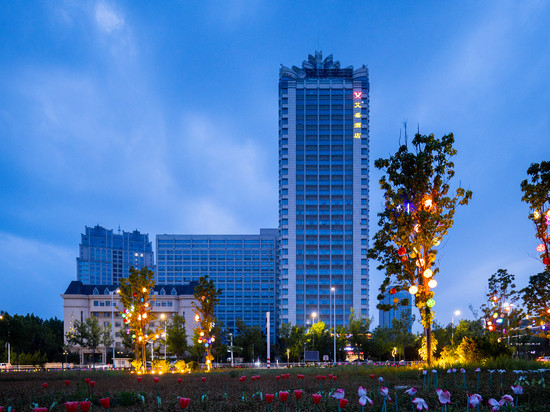 艾盛酒店(烟台大学市政府店)