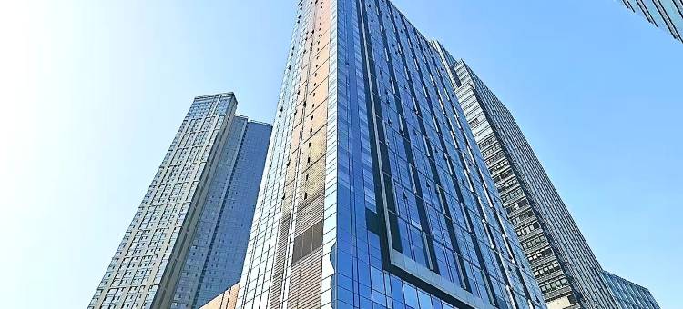 绿峰雅阁度假公寓(青岛五四广场万象城店)图片
