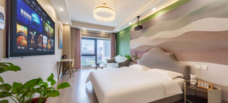 漫鹿Ins设计酒店(新乡金穗大道宝龙广场店)图片