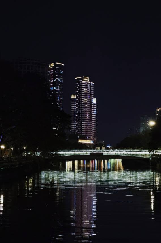 成都盛捷江畔服务公寓(天府广场华西坝地铁站店)图片