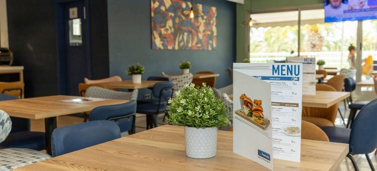 阿利坎特康铂酒店(Travelodge Alicante Puerto)图片