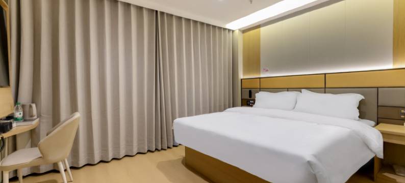 两庆酒店(牙克石火车站店)图片