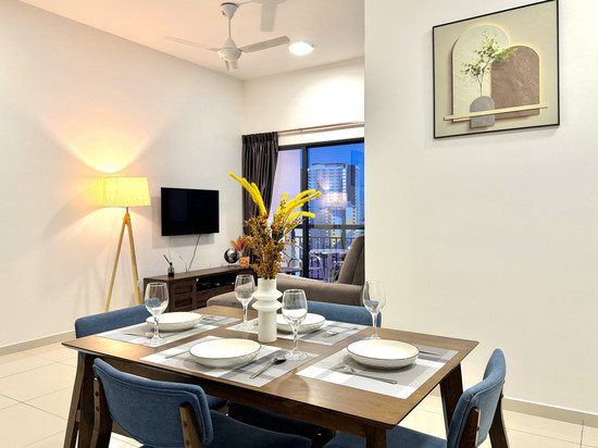 怡保市中心·时尚三房住宿｜可住至6人｜私人停车位｜Netflix