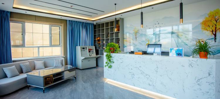 云霞故里智能酒店(七彩丹霞店)图片