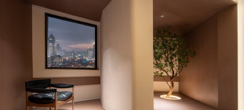 慢里酒店MOMENTUM(武汉江滩江汉路步行街店)图片