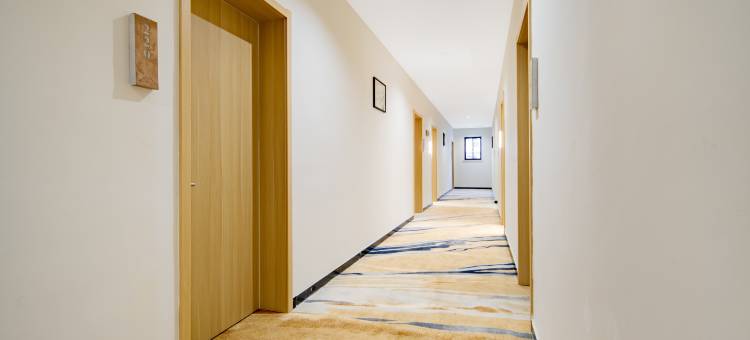 悦电竞·电竞民宿(扬州东关街何园店)图片