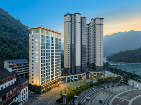 长阳曼华顿酒店(土家源广场店)