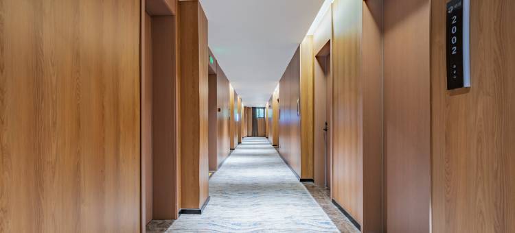 梧品·遇见百草园·树下奇遇时光简奢酒店(绍兴鲁迅故里景区店)图片