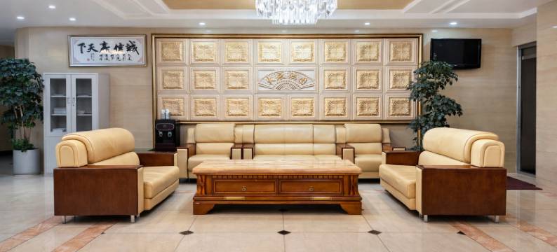 温泉•鑫磊｜日照金山景观Holiday•S度假酒店(温泉国家湿地公园店)图片