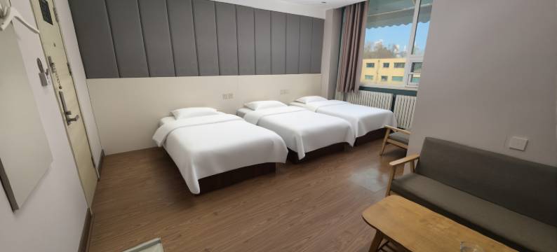 曼卡金苹果酒店(费县东方购物广场店)图片