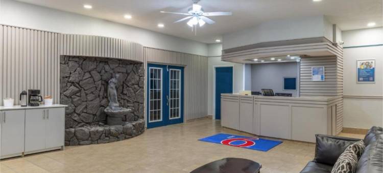 安大略康沃尔6号汽车旅馆(Motel 6 Cornwall, ON)图片