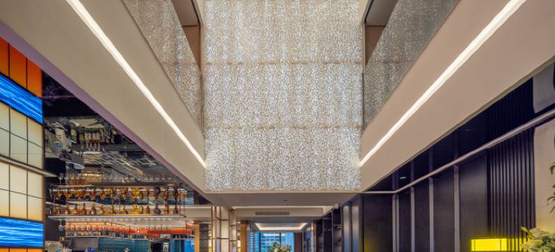 云泊·晶屿酒店(喷水池地铁站民生路小吃街店)图片