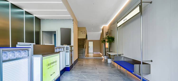 网鱼电竞酒店(南京江宁东山地铁站店)图片