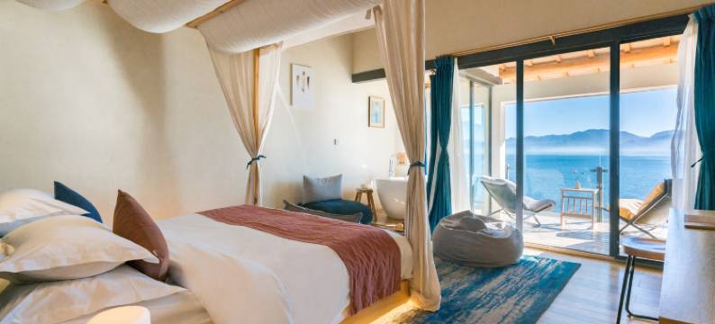 晏坐湖景清奢民宿(泸沽湖猪槽船游湖大落水村店)图片