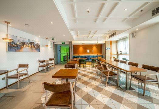 YOLO Skyline Riverview Designer Hotel (Chongqing Jiefangbei Hongyadong Branch)Hotel Overview