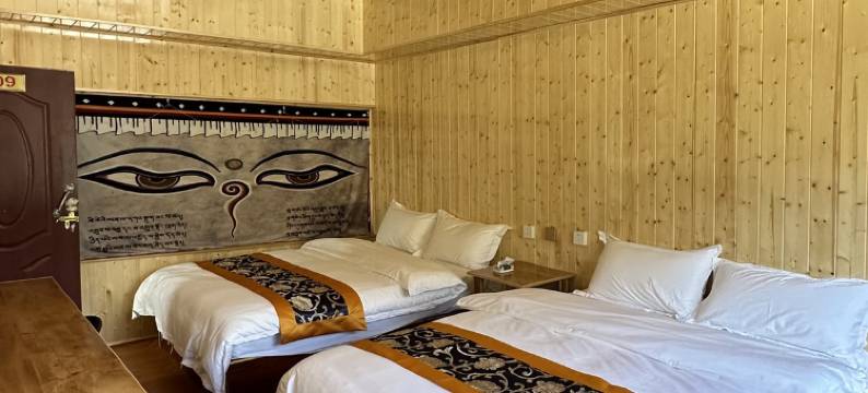 道孚雪山民宿图片