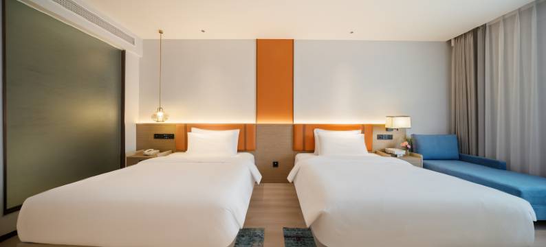 加州壹号酒店(抚琴夜市花牌坊地铁站店)图片