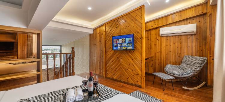 景阑雅庭电竞酒店(金华高铁站金华教育学院店)图片