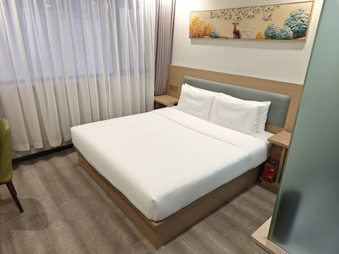 易居优漫酒店(天津长虹公园店)