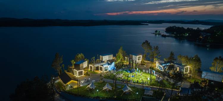 半岛铁盒自然营地图片