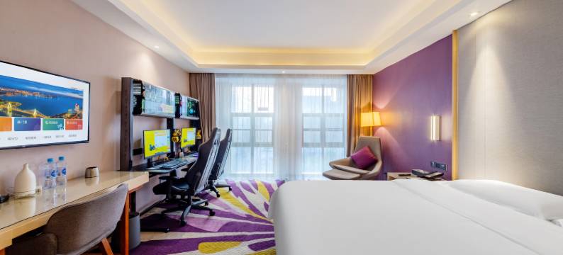 寓约电竞酒店(抚州高铁站华美立家建材居广场店)图片