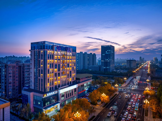 BELLA HOTEL 百丽酒店(东营市政府新世纪广场店)
