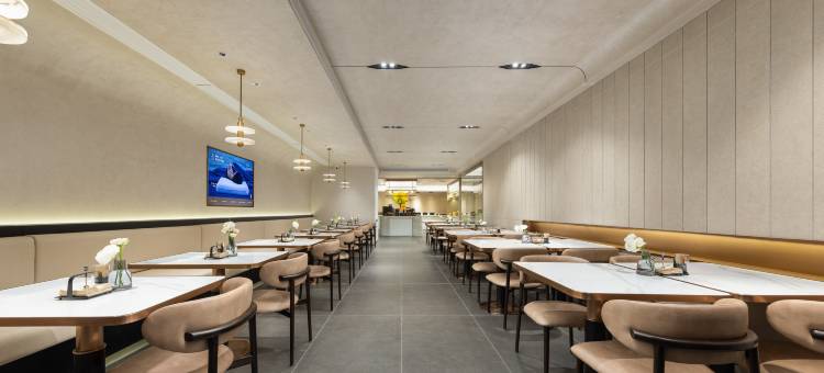 深圳福田CBD岗厦北地铁站亚朵酒店图片