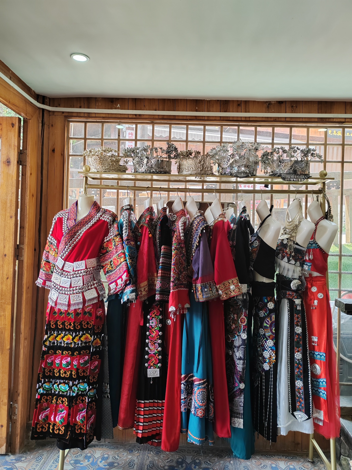 Annie's panoramic beautiful hotel (Xijiang Qianhu Miao Village scenic spot store)Over view