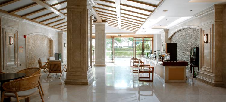 崇州拉菲假日酒店(崇州市二医院店)图片