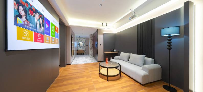 沐光逸居•SUN KISSED EASED•墨韵雅奢设计师酒店(汕头高铁站店)图片