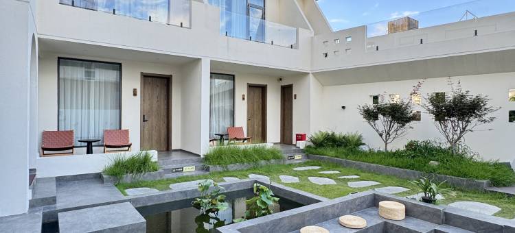 大理泊岚云海设计师美宿(洱海生态廊道龙龛码头店)图片