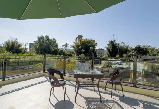 Longmen Chaokai Four Seasons Homestay Hotel Overview