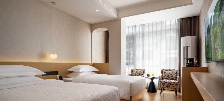 张家界万吉酒店(国家森林公园武陵源标志门店)图片