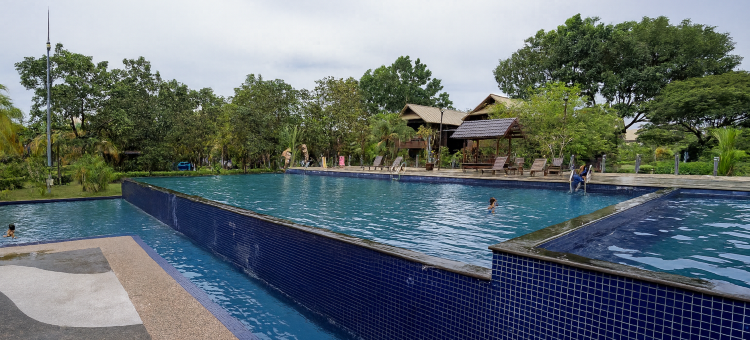 天空鲁容海滨度假村(The Langit Duyong Marina Resort)图片