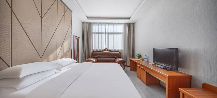 巴中家园酒店(巴中火车站巴人广场店)图片