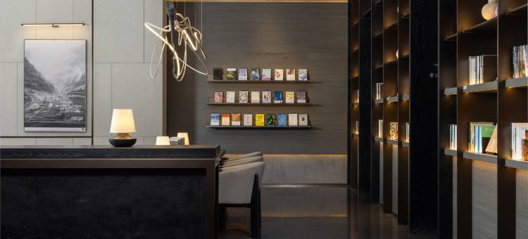 忻州古城酒吧街亚朵酒店图片