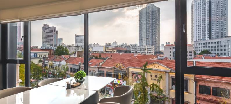 青岛栈桥中山路亚朵酒店图片