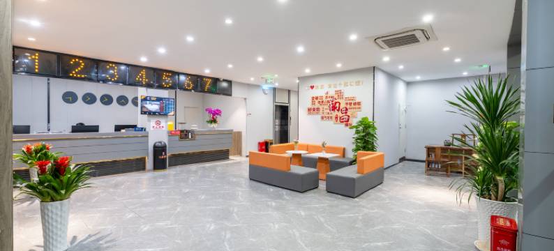 七庭酒店(南昌八一广场丁公路北地铁站店)图片