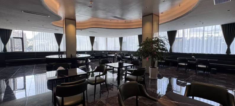 峖亚酒店(贵阳黔灵山公园延安西路地铁站店)图片