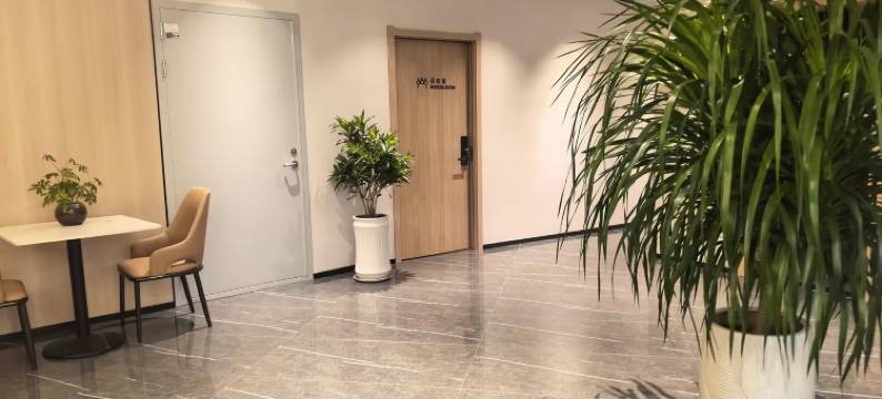 格林豪泰智选酒店(葫芦岛乾源香漫花都RT Mart大润发店)图片