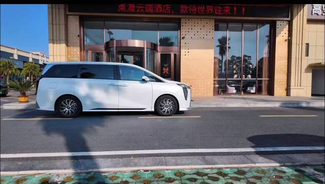 莱漫云端酒店(高新科技产业园区高安站店)图片