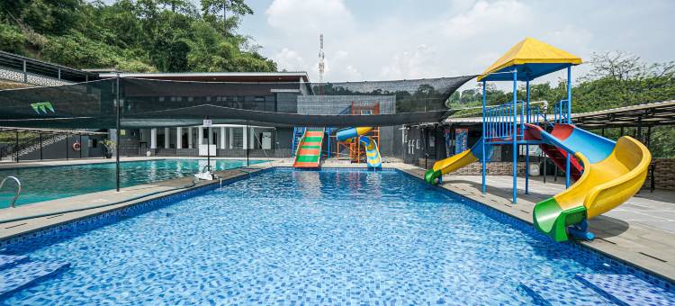 RedDoorz @ Rosa Glamping And Pool Ciparay图片