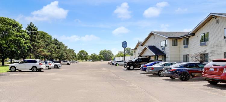 靠近 I 69 的冷水溪Inn & Suites(Coldwater Inn & Suites Near I 69)图片