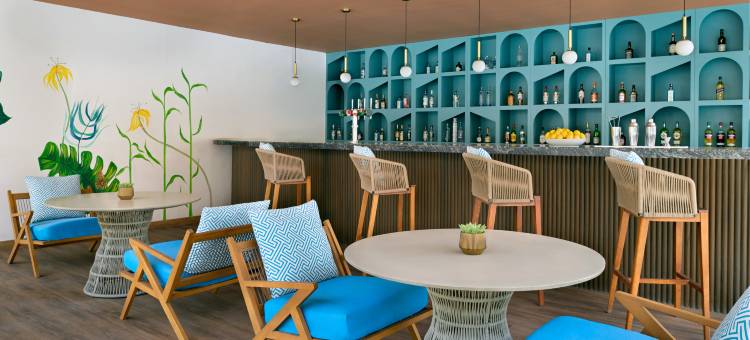 迪拜阿尔布斯坦瑞享酒店(Mövenpick Grand Al Bustan Dubai)图片