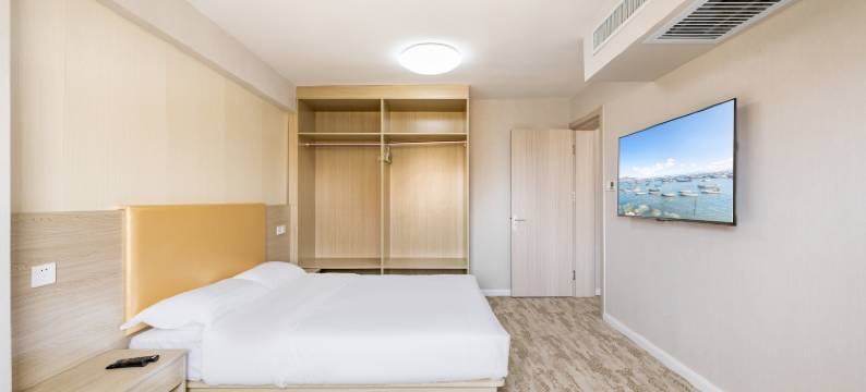 艺舍民宿(半月湾沙滩环海路店)图片